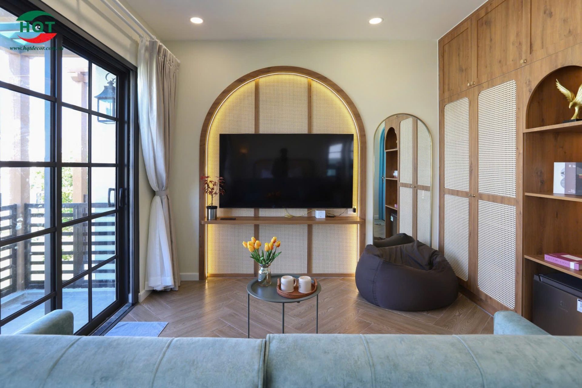 Sử dụng đa dạng vật liệu biệt thự Rustic